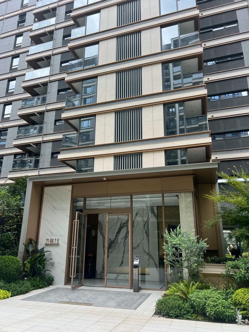 豪宅平层交房了,欢迎业主入住#高端小区 #铝单板厂家 #成都 - 抖音